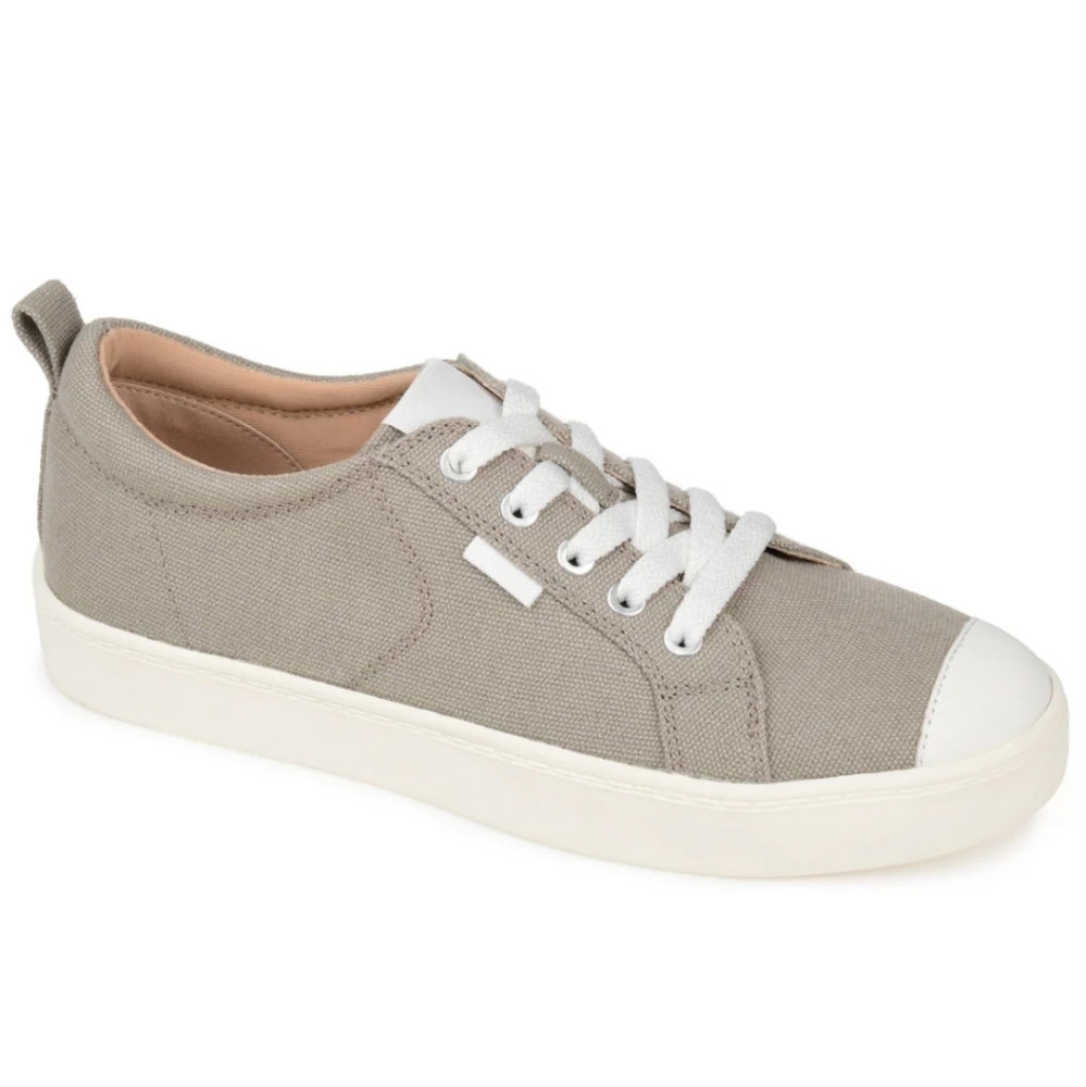 Journey Collection NWOT Meesh Casual Canvas Sneakers Size 8 Wide